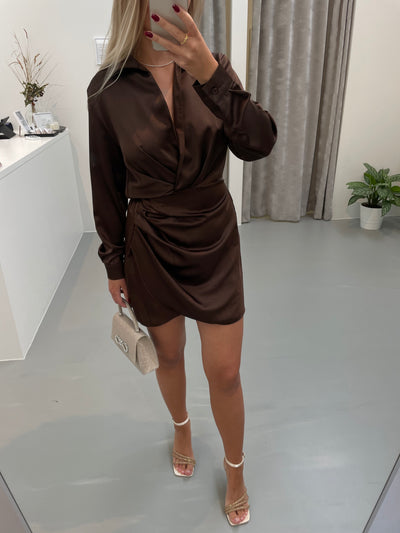 Jennifer klänning mörkbrun